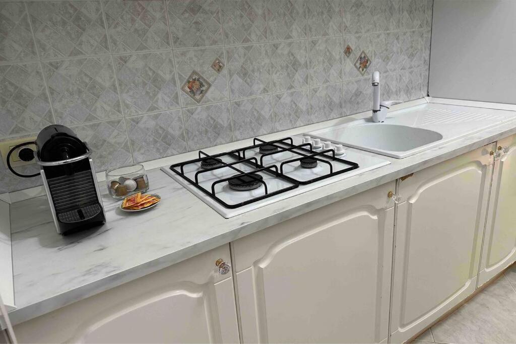 Casa Eleonora: A 5 Min Dal Mare + Free Parking Ventimiglia Exterior photo